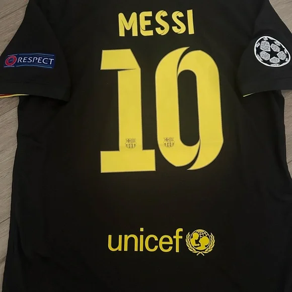 Barcelona Messi Jersey 13/14 Black - Picture 3 of 6